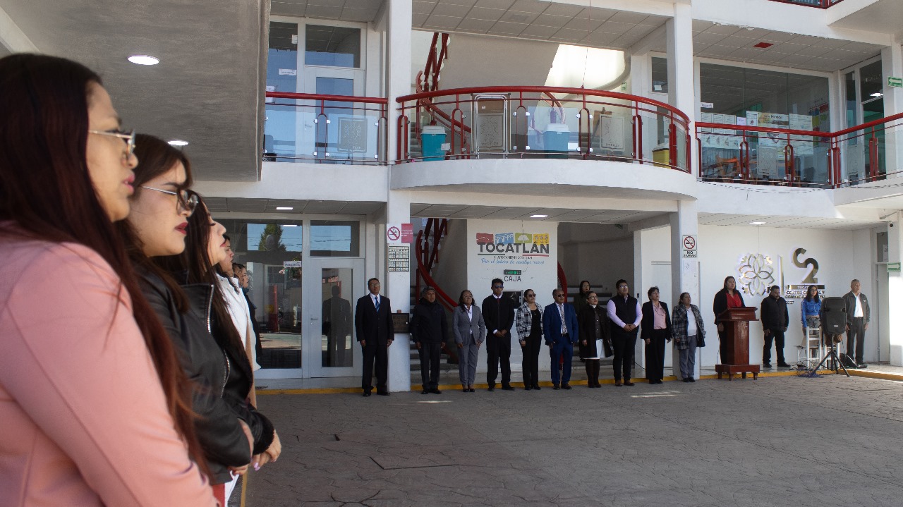 Gobierno municipal de Tocatlán conmemora el Día de la Raza en solemne ceremonia cívica